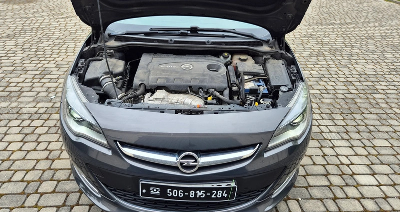 Opel Astra cena 40500 przebieg: 158907, rok produkcji 2014 z Człopa małe 742